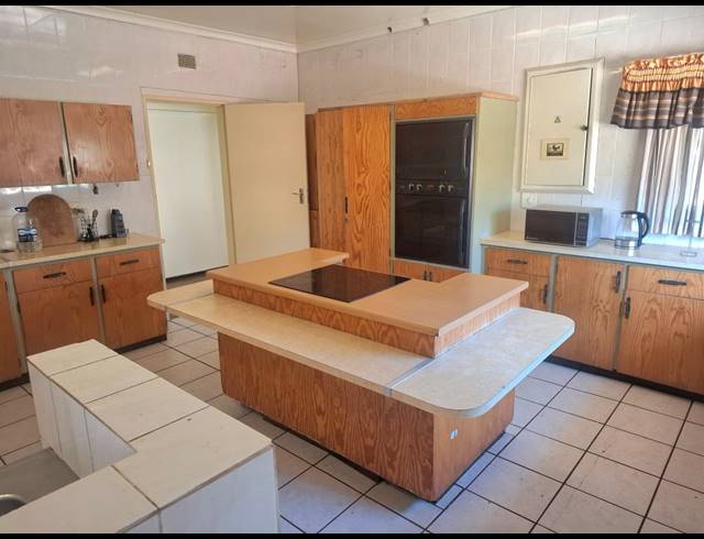 4 BEDROOM HOUSE FOR SALE IN GLEN HARVIE